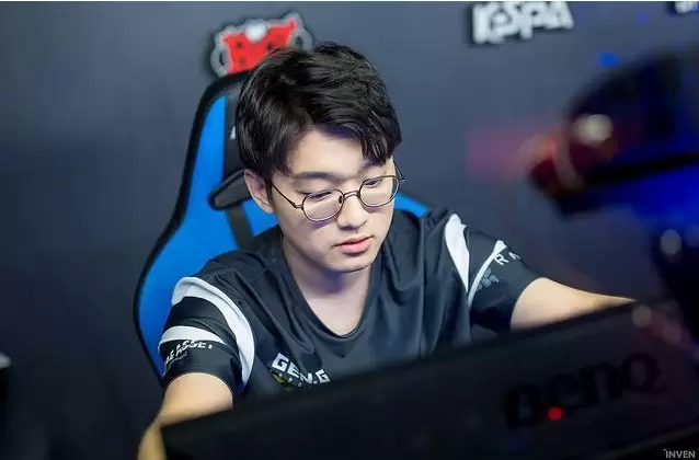 TL官推吐槽Corejj?不务正业玩自走棋