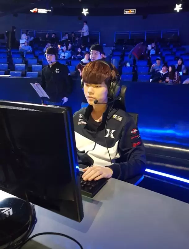 Deft：就算你已是他的人了,我也还是会向你证明,没有ad比我更优秀